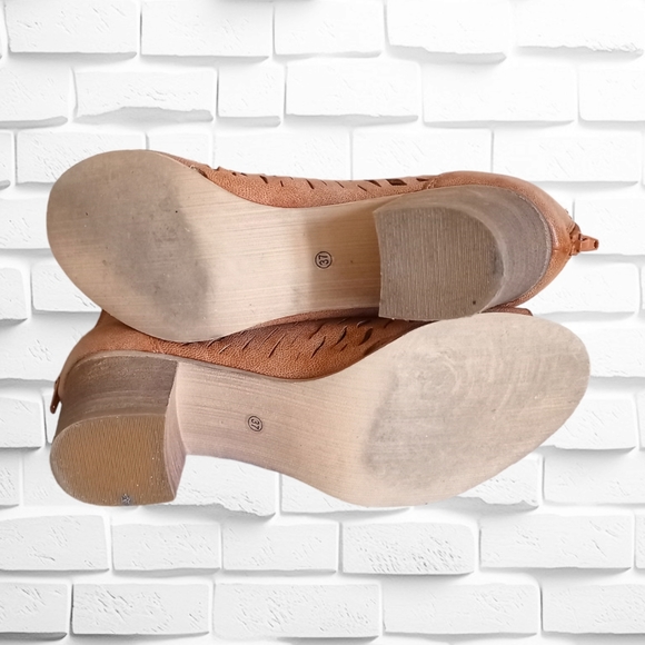 Madden Girl Rockella Women's Tan Leather Open Toe Zip Up Ankle Boots - Picture 14 of 16